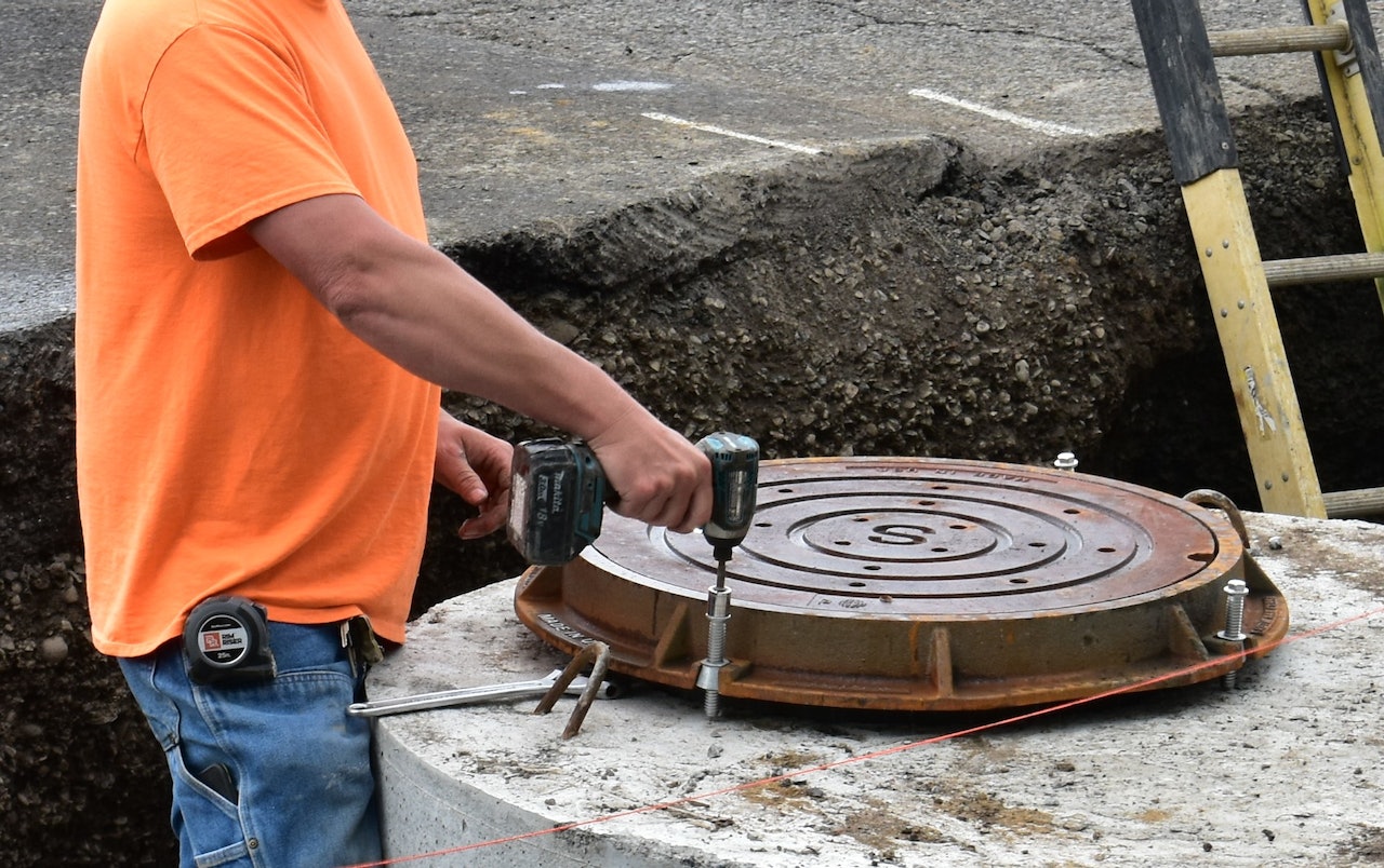 install Manhole Cover